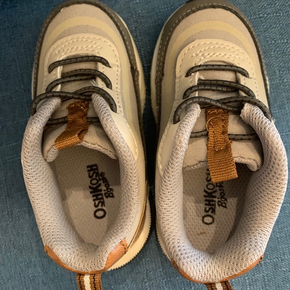 Toddler boy size 5 shoe - Picture 3 of 4